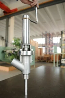 Alloy valve