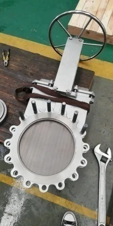Alloy valve